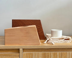 Physical display of various parts of the Sapele vase pet urn (including biodegradable urn bags, plant vases, and plant vase trays)